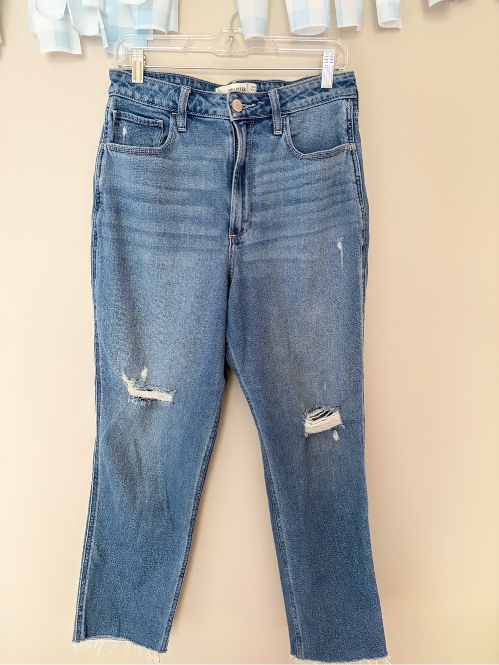 Hollister Curvy Ultra High Rise Mom Jean